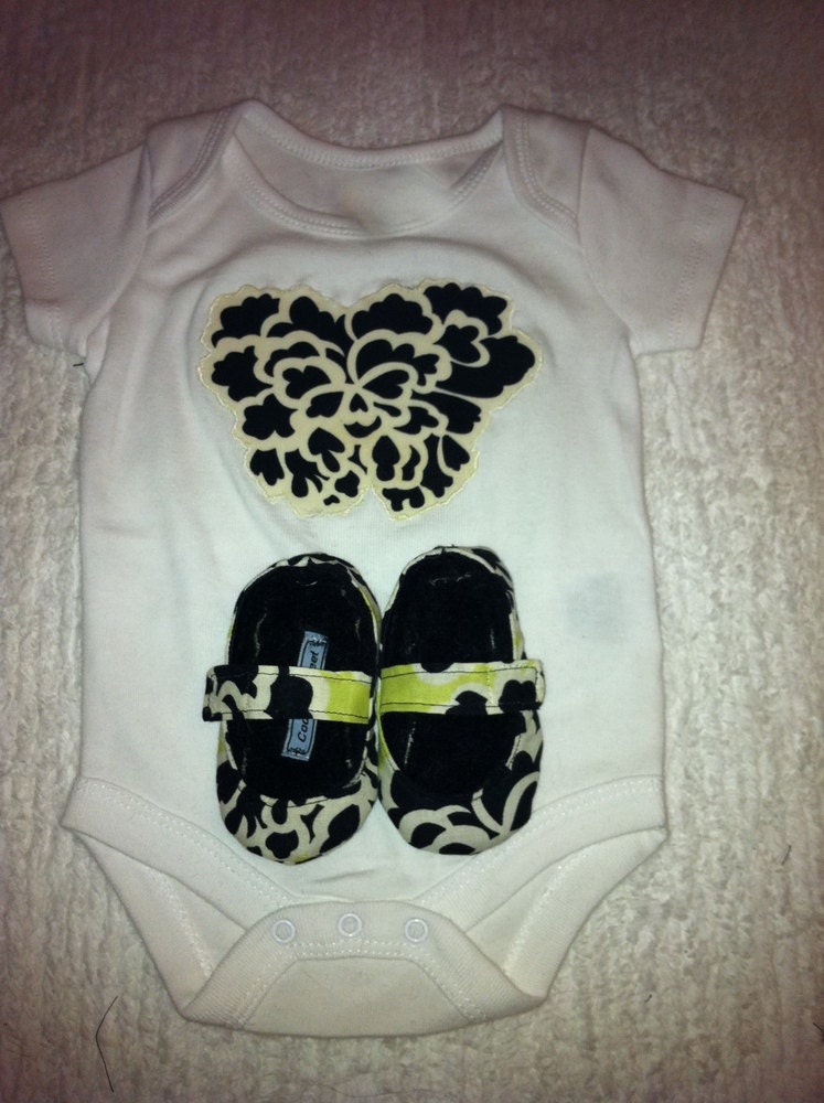 Baby Gift Set - Mary Jane Baby Shoes with Matching Appliqued Onesie
