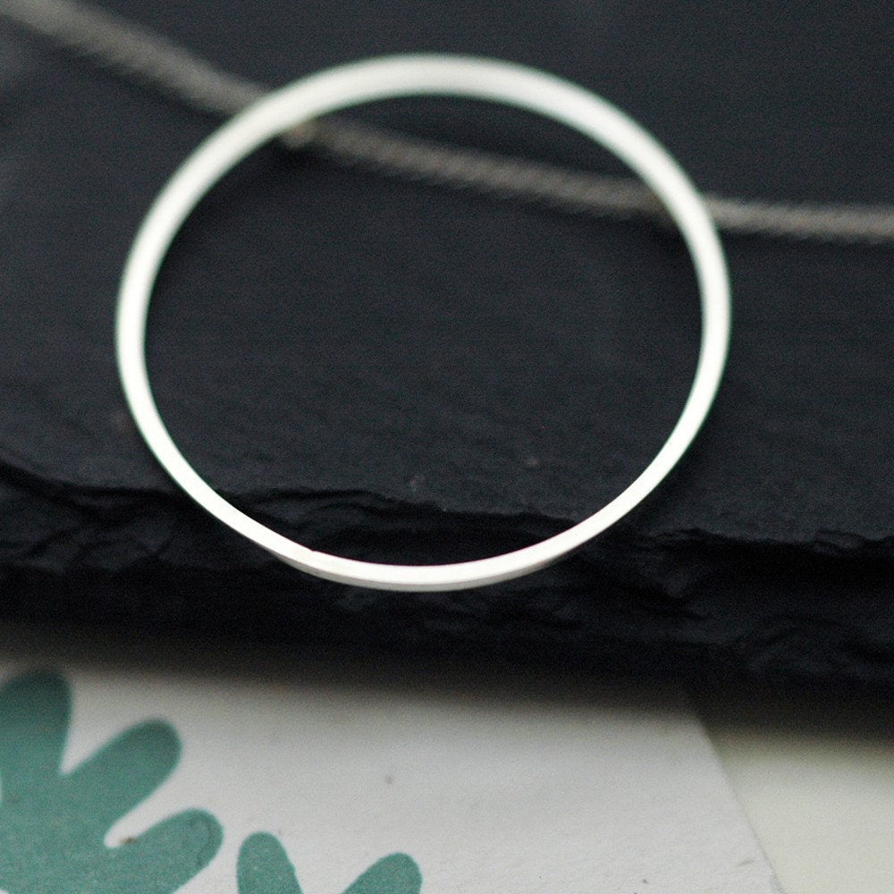 Medium Rolling Oh silver necklace