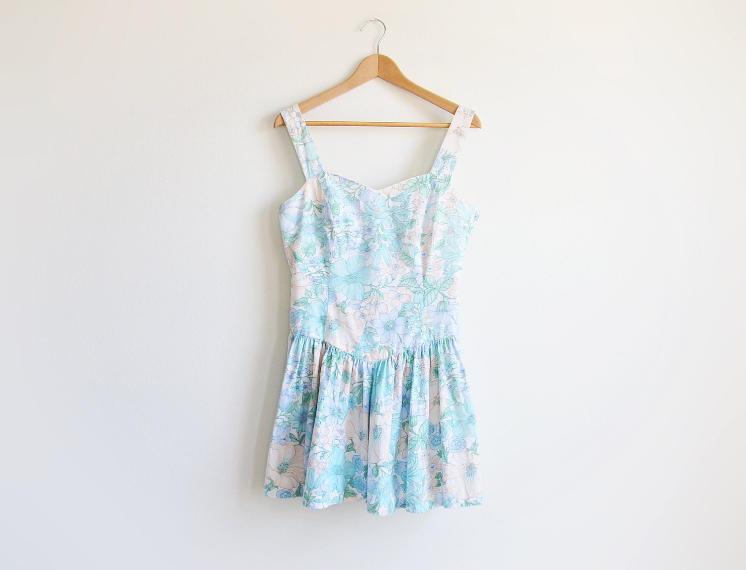 Vintage LANZ ORIGINAL floral dress with a big ribbon at the back.