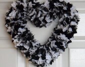 STYLISH Black & White Heart Wreath, Door/Wall Decoration