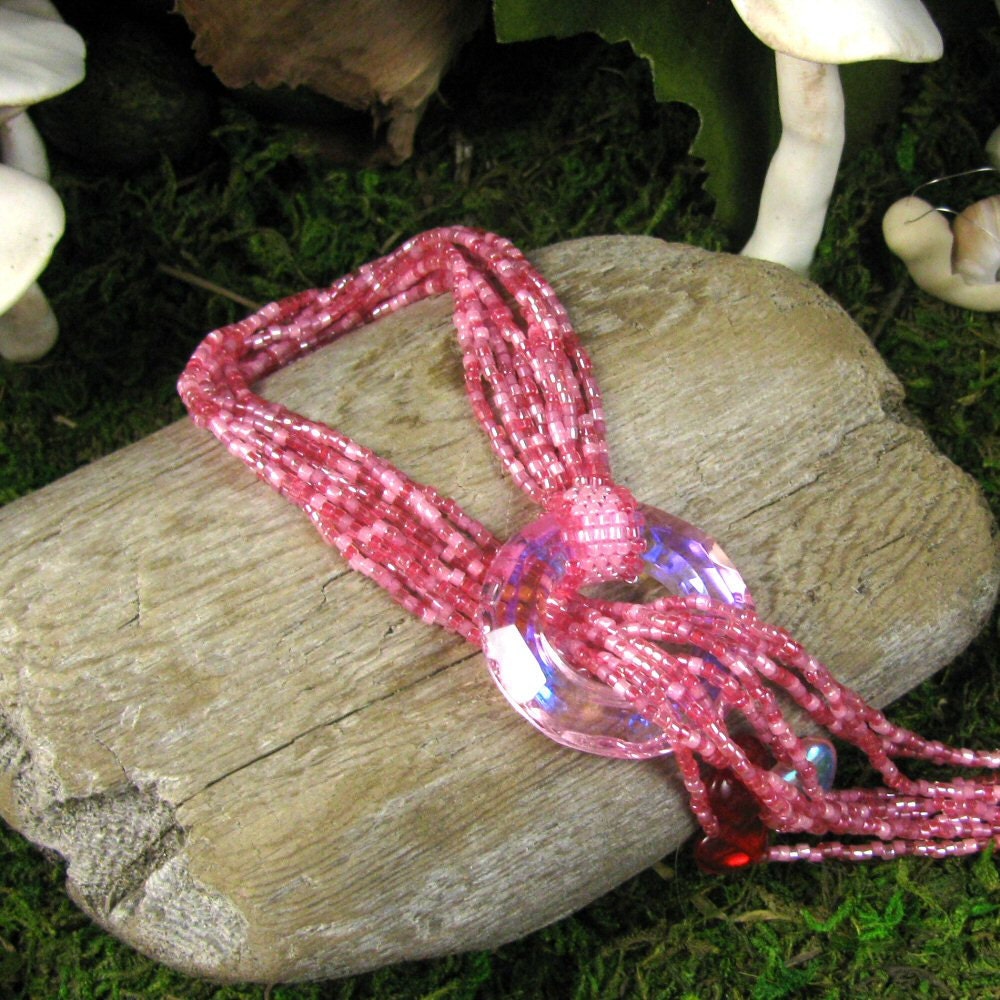 Beaded Lariat: "Seelie Queen of Hearts Crystal Doorway"