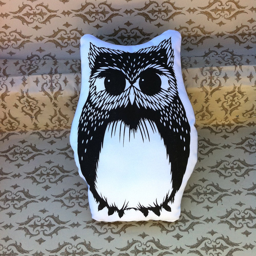 owl stuffie . organic . black