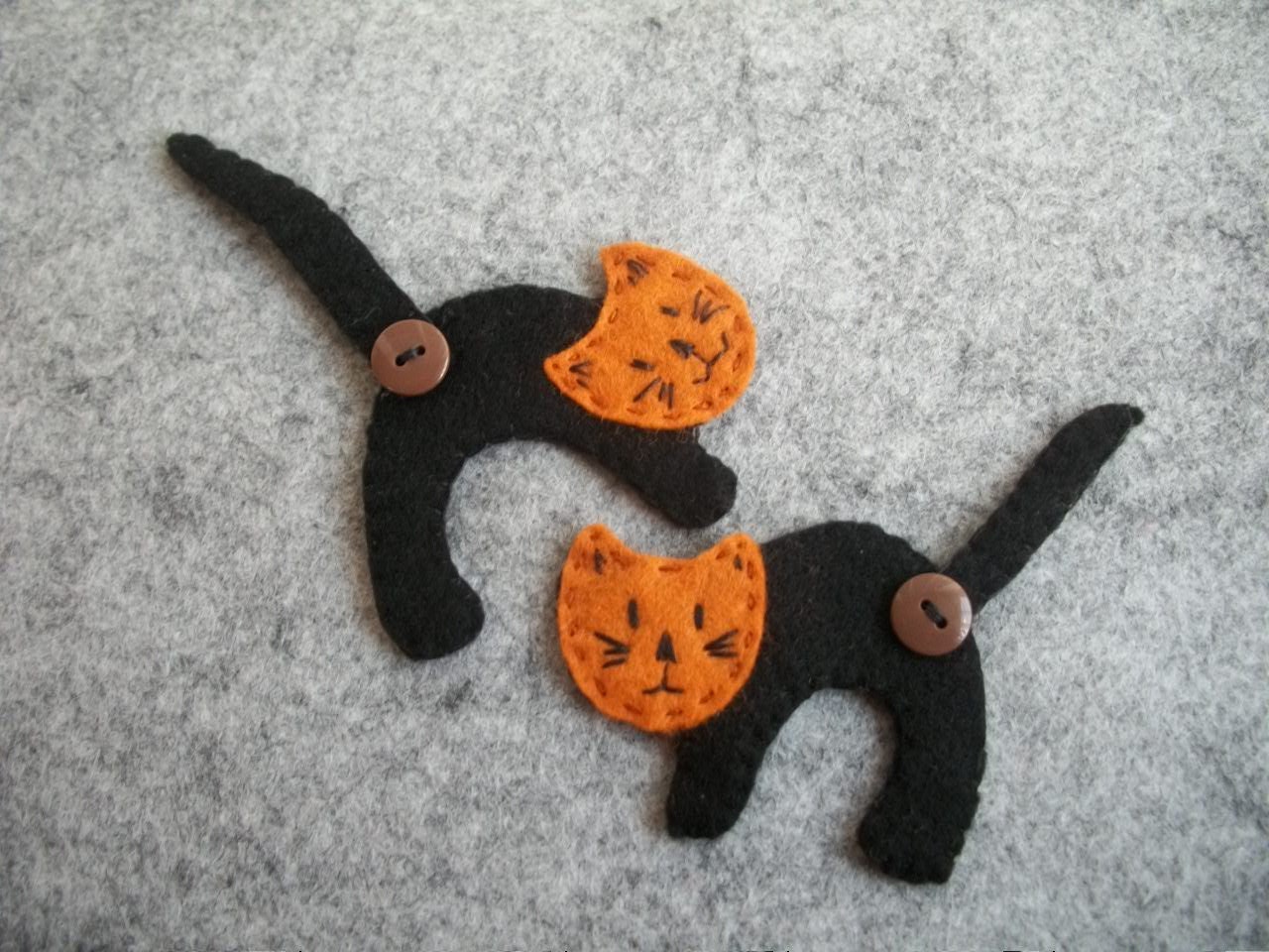 40 percent off - Felt  Black Cat Brooches or Embellishments Set of 2