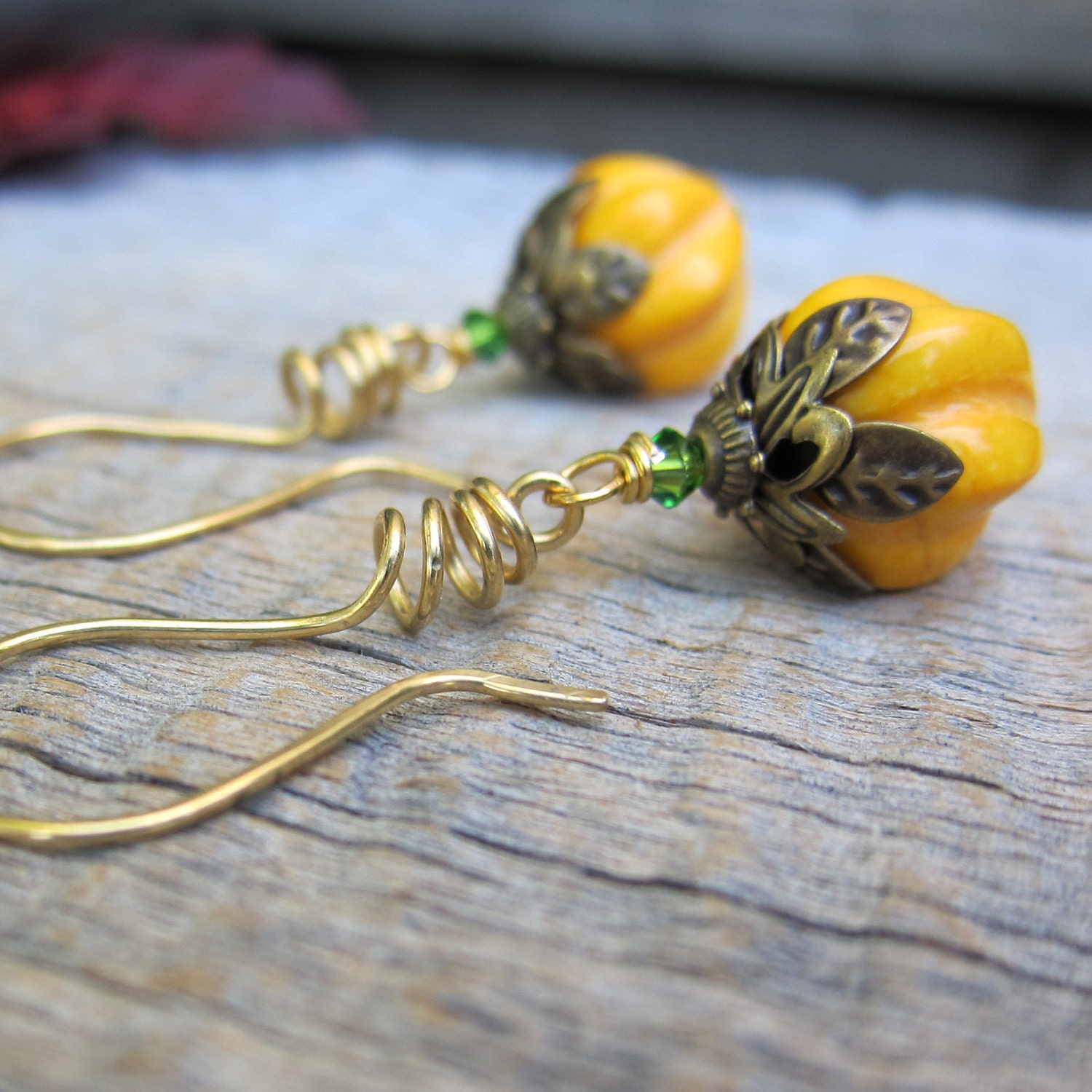 Harvest Pumpkin Earrings 2011 V ... Wire Spiral Vine Pumpkins