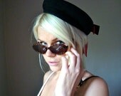 STUNNING  vintage pill box style black hat with red bow made in ITALY