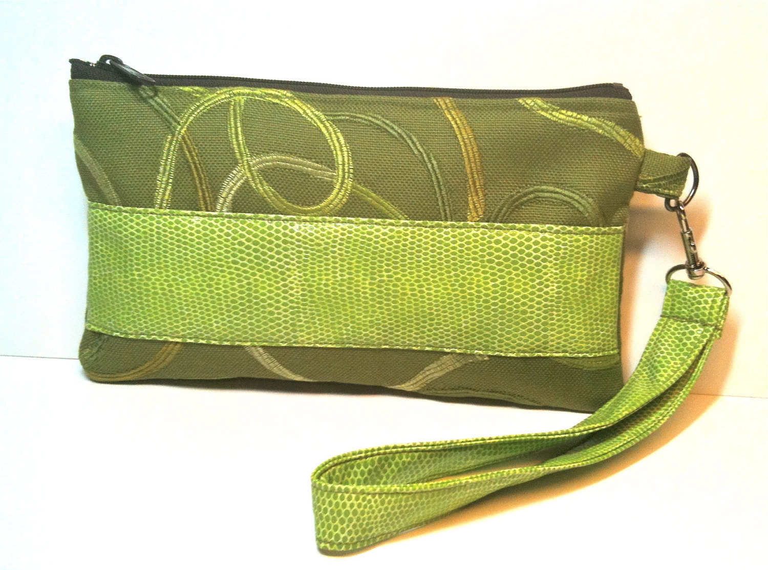SALE  Wristlet in Olive Green  Ready to Ship