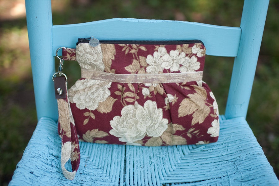 wristlet purse or small clutch bag
