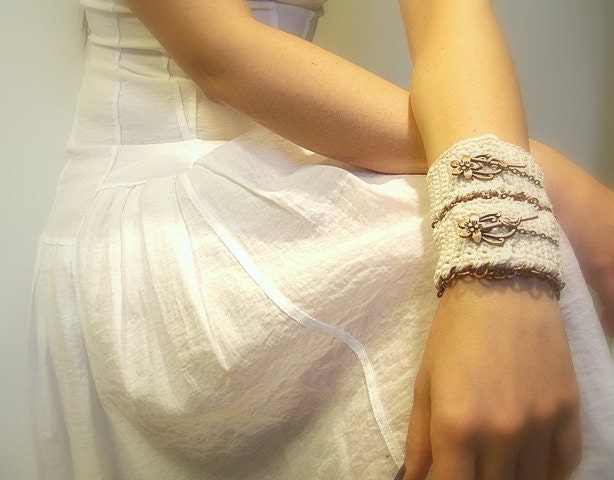 Crochet Cuff, Wedding Bracelet, Handmade, Ivory, Cotton Yarn, Toggle Clasp, Copper, Chain - JustColor