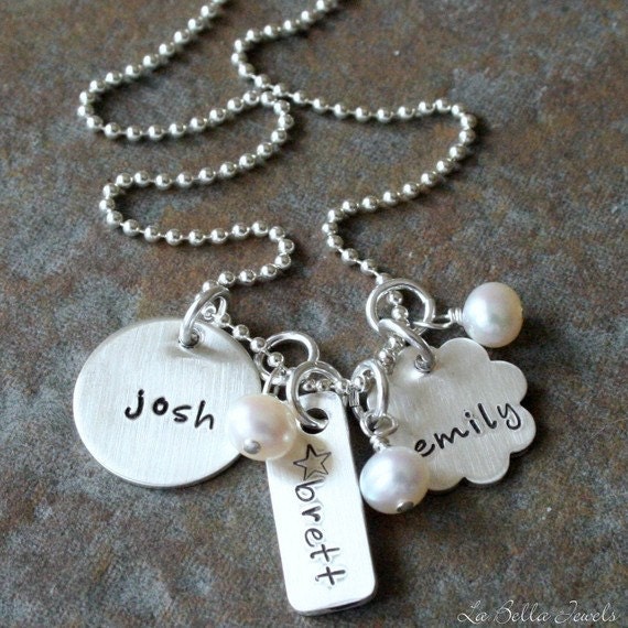 Custom Personalized My Family Three Charm Disc Mommy Name Necklace