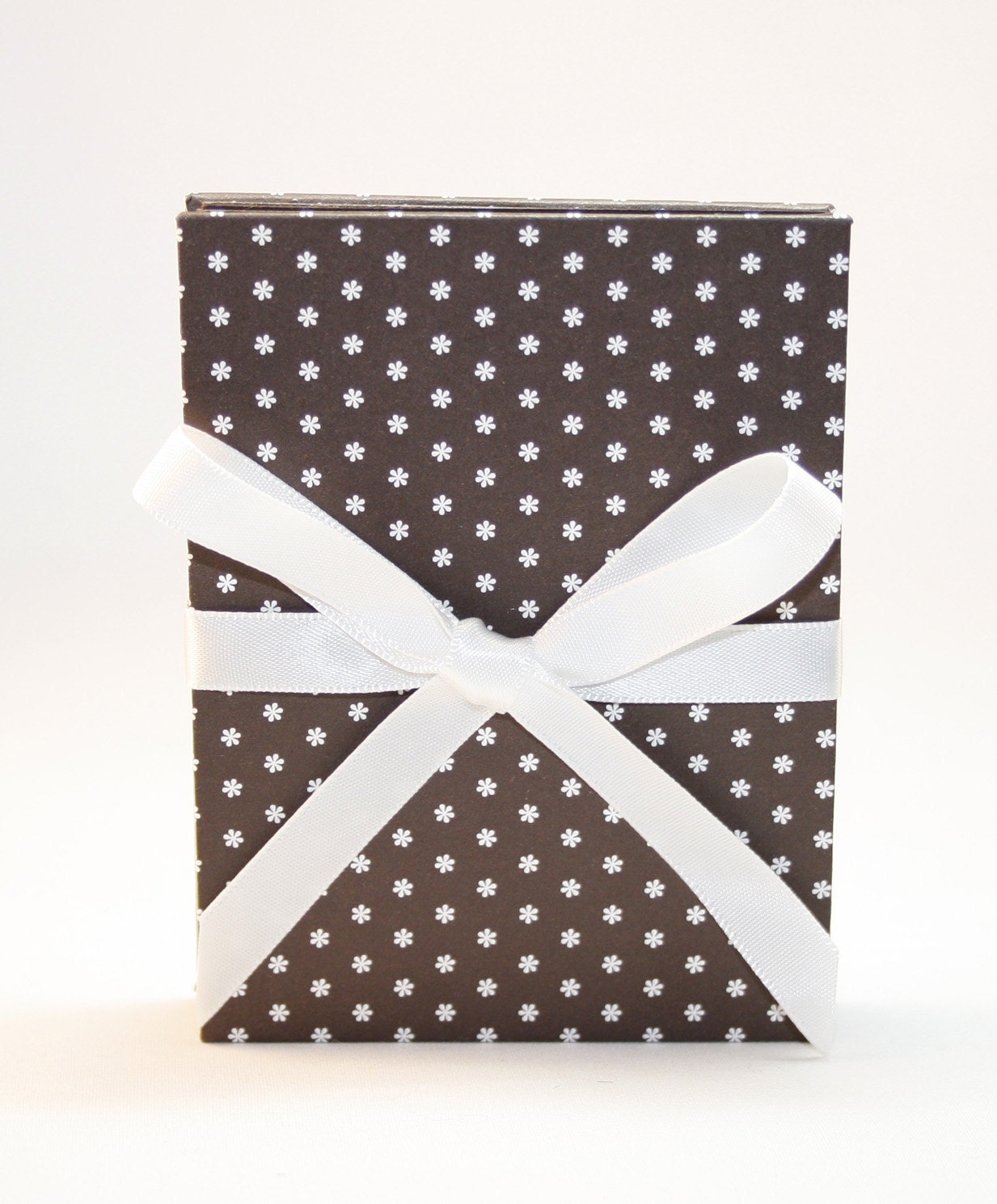 Brag Book Photo Album - Accordion - mini wallet size - Brown with tiny white daisies