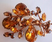1950s 3 D Brooch, Beautiful Autumn Vintage Goldtone with Amber colored and  Brown Colored Rhinestones