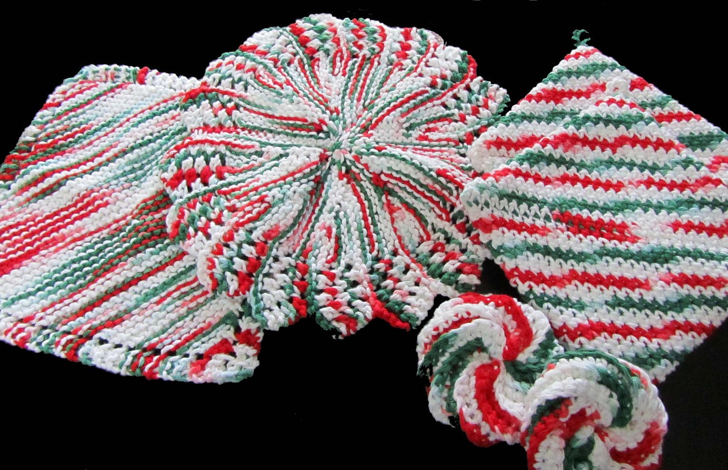 Shipping Included - Christmas Kitchen Cleaning Set - Dishcloths, Scrubbies, Potholders