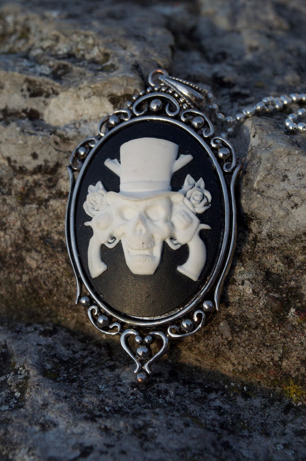 Guns and Roses Pendant