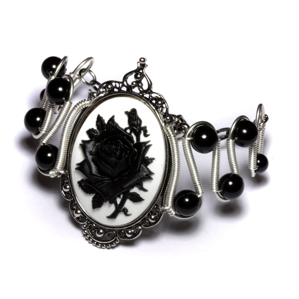 Steamgoth Bracelet - White and Black Rose Cameo