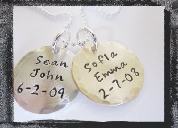 Personalized Charm Necklace for Mom with Names and Birth Dates