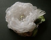 Bridal Hair Flower, Bridal Fascinator, Wedding Headpiece, Bridal Hairpiece, White Hair Flower, Crystal Beaded, Feather Flower