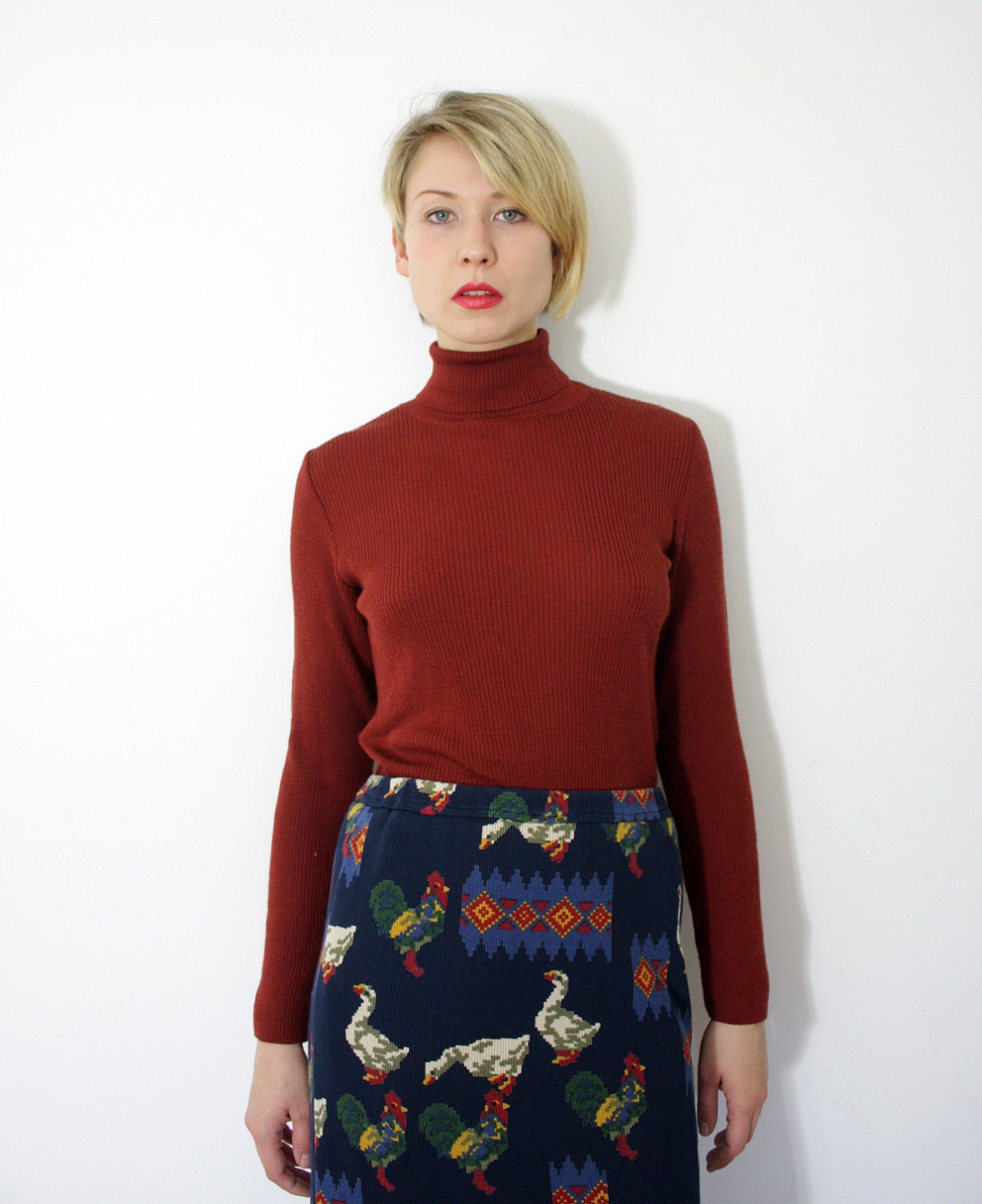 Vintage sweater. 1970s rust turtle neck. size S/M