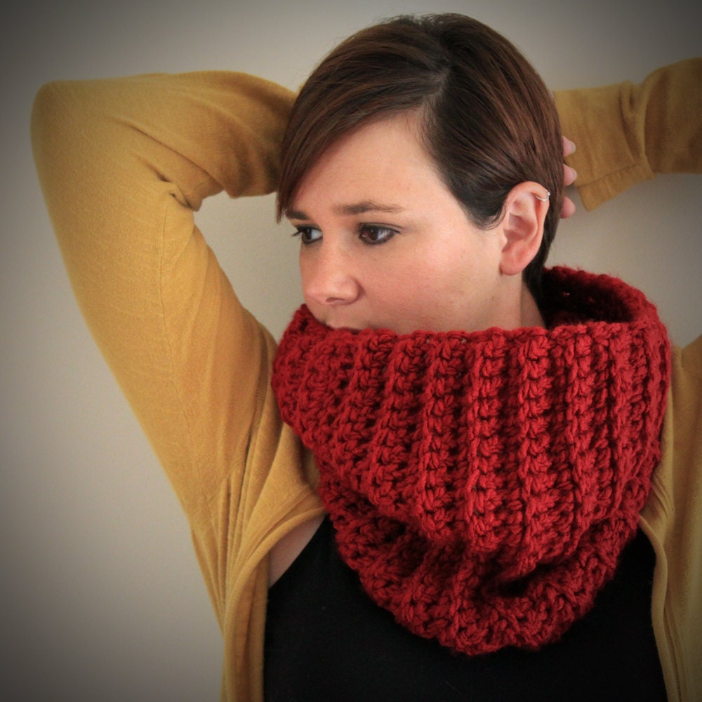 The Soldotna Cowl - Ribbed Chunky Crochet Cowl - Berry Red