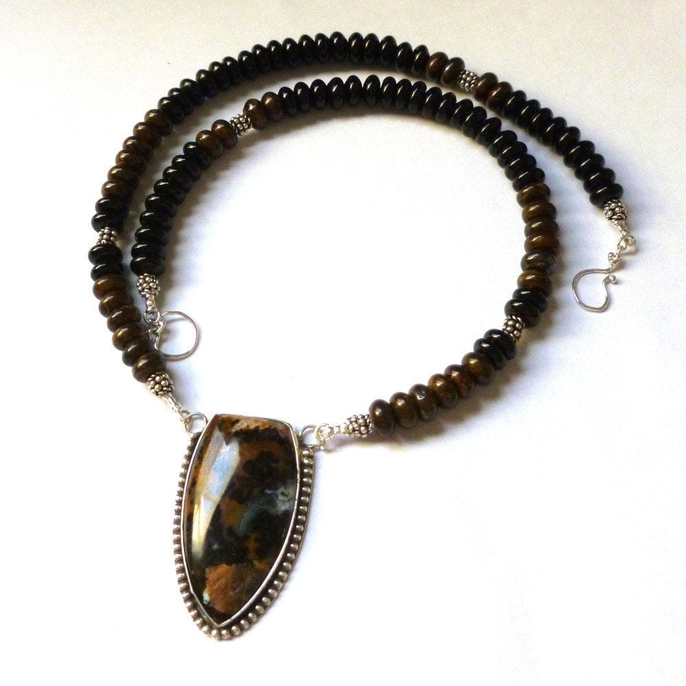Dramatic Black and Brown Necklace