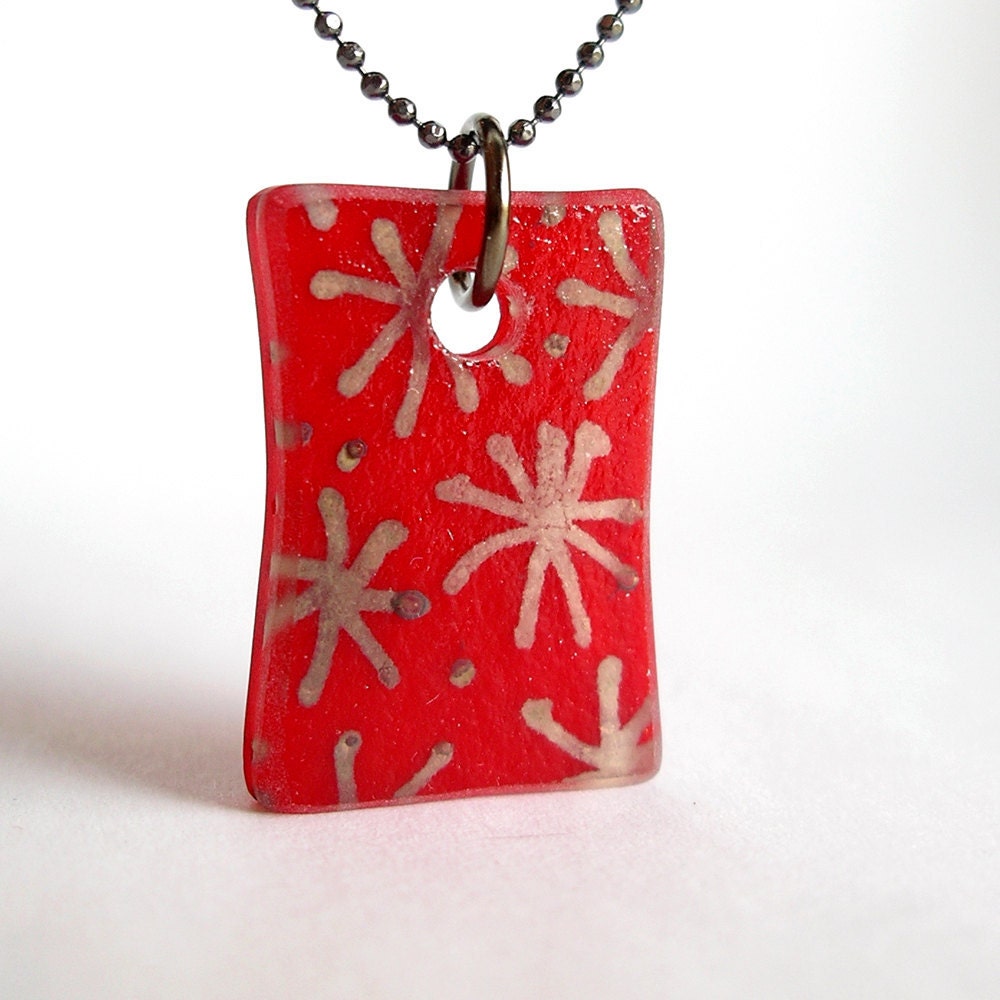 Starry Red. Metallic Stars. Glass Pendant Necklace.