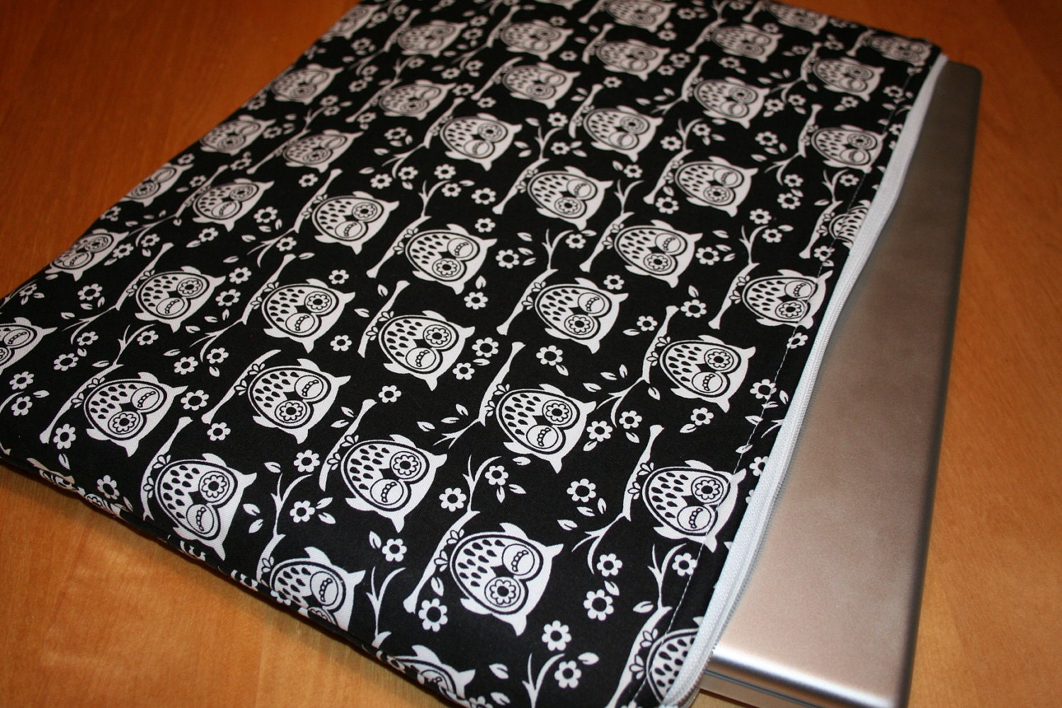 Black and White Owl Laptop Sleeve