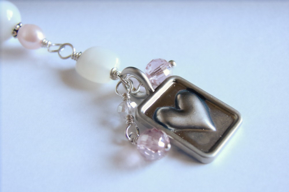 Pink crystal and ivory shell metal heart bookmark