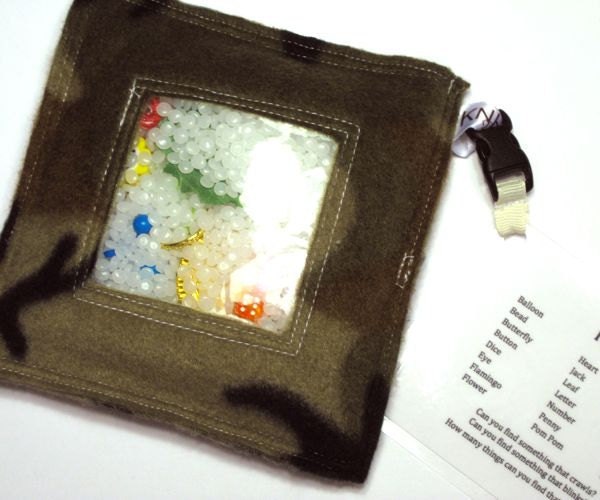 Boy Camo quiet game, Mini I Spy Bag with clip & laminated card that has the pictures and words, eye spy game, educational toy, travel game
