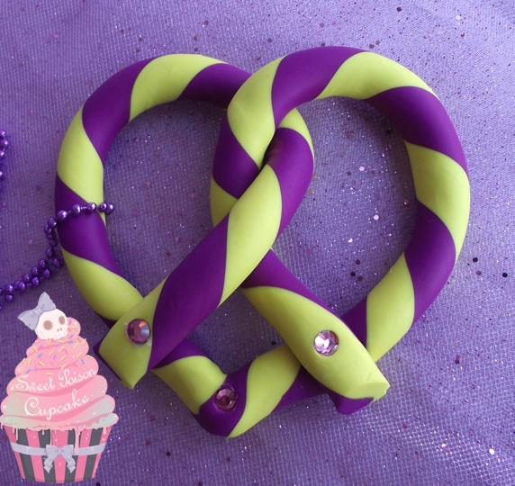 Heart Pretzel Necklace