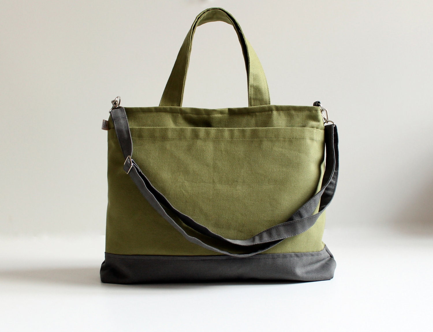 Worthy Bag in Olive Green with Grey / Unisex Laptop Bag / Messenger Bag / Project Bag / Organizer / Travel / Weekender / Men / Dad / Forest