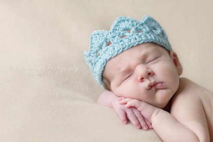 Crochet Prince Crown  Excellent Photo Prop  Newborn size Light Blue - YarningToBe