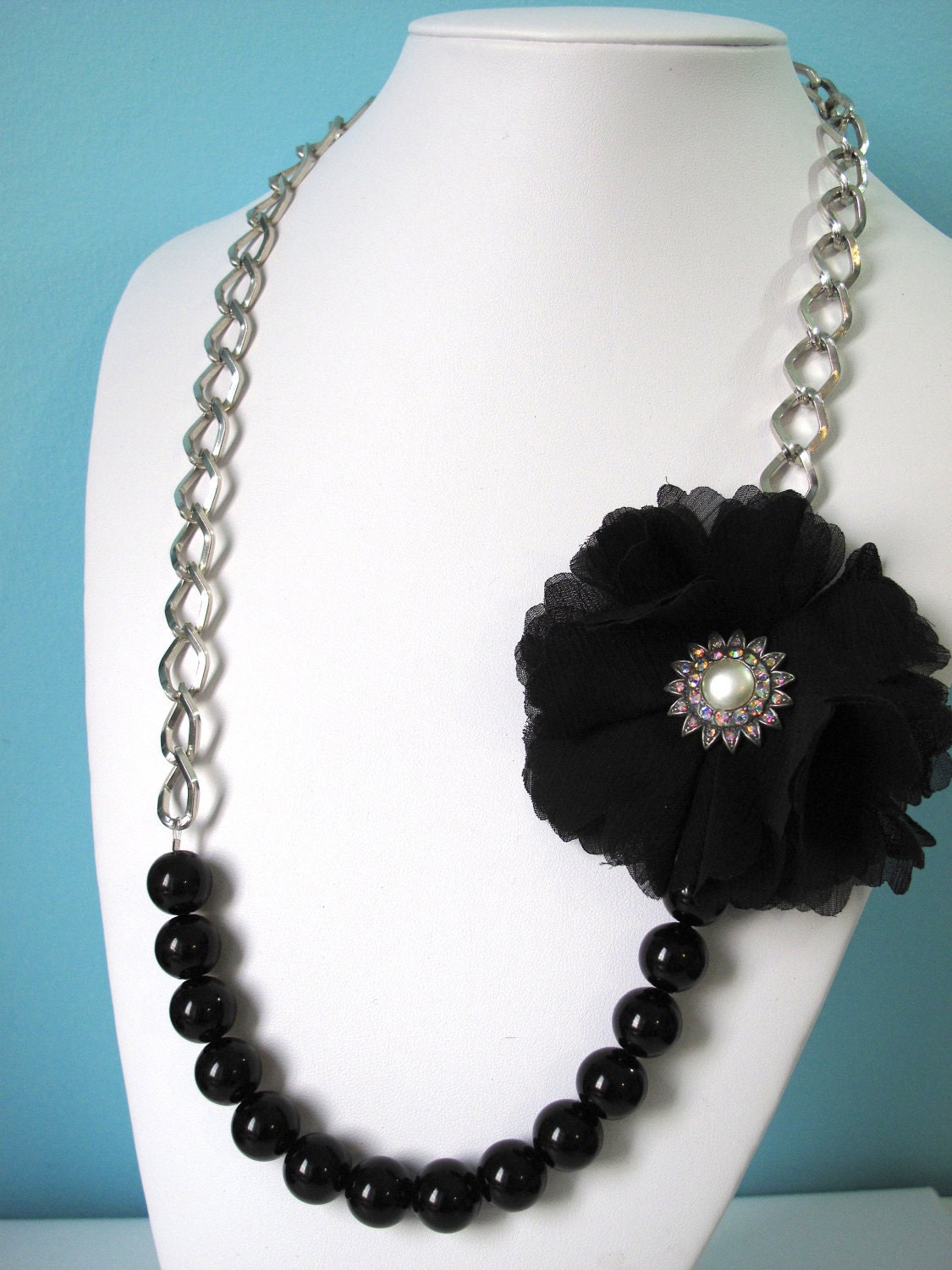 Chain Black flower Necklace