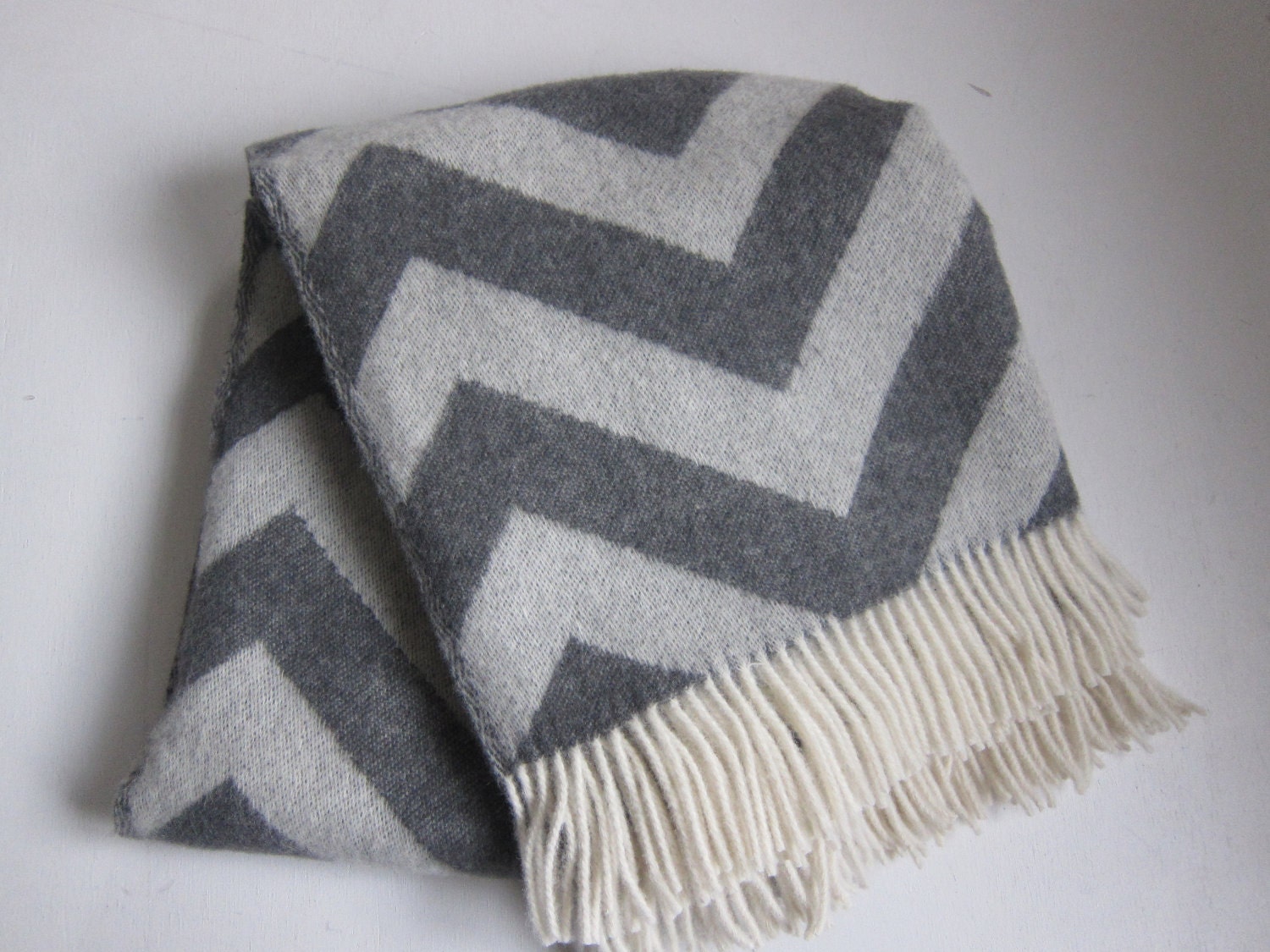 Luxury Wool Throw Blanket grey Shevron