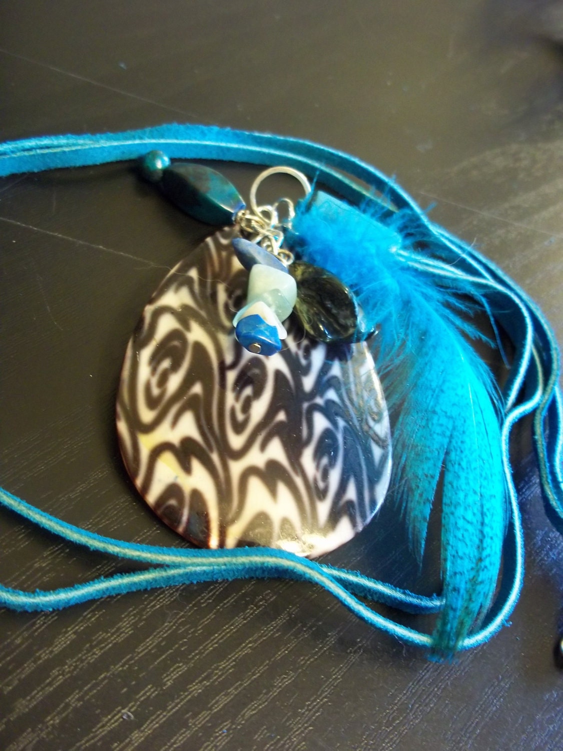 feather, suede,  shell, pearl and stone necklace natural