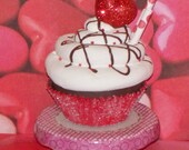 Fake Cupcake White Swirl Frosting Chocolate Drizzle Straws with Hearts for Photo Props, Party Decor, Home Kitchen Display