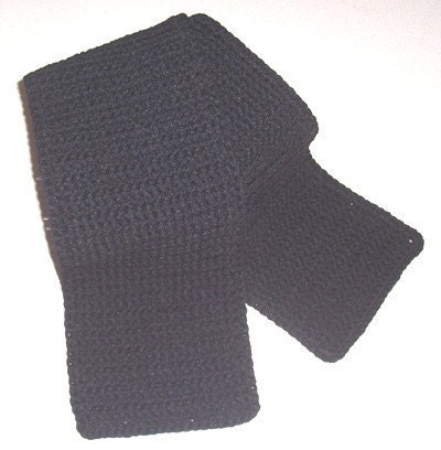 Hand Puppet Scarf Crochet Pattern from Red Heart Yarn | FaveCrafts.com