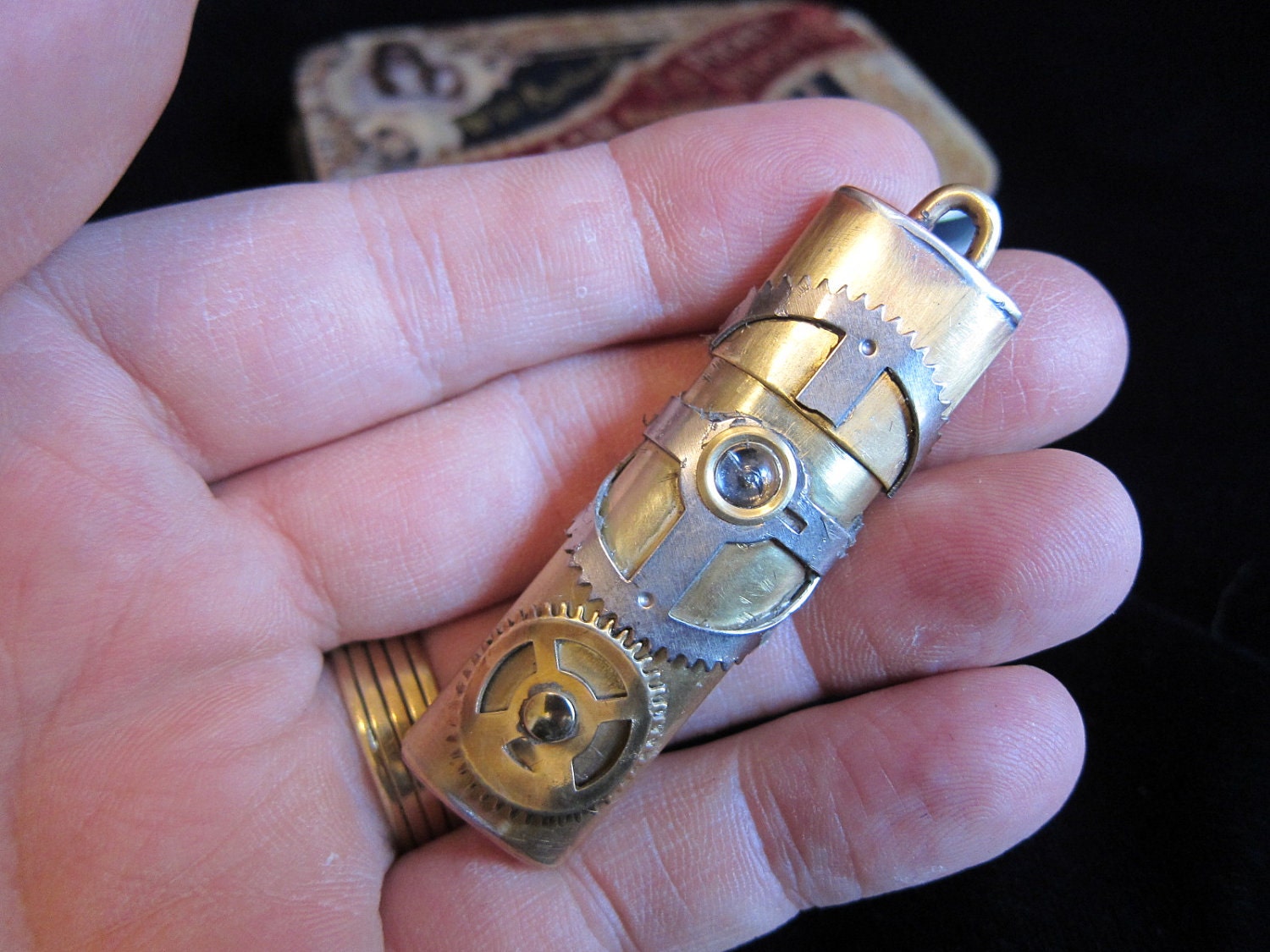 Courier 3, a clockwork 16Gb Steampunk USB drive