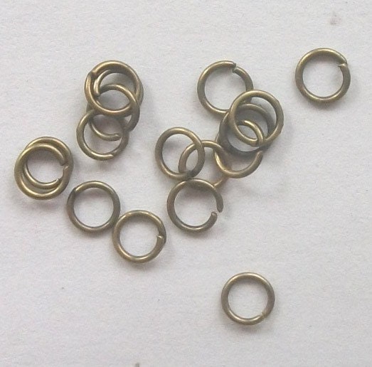 200 ANTIQUE BRONZE Open Jump Rings 4mm - jewelry findings
