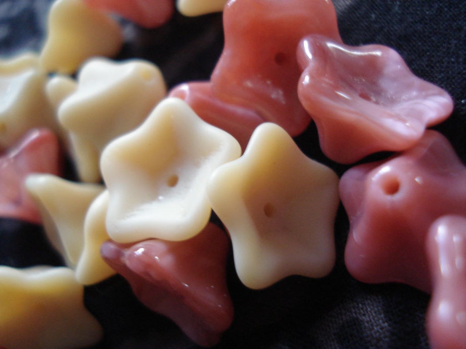 Destash flower beads - peach and pink