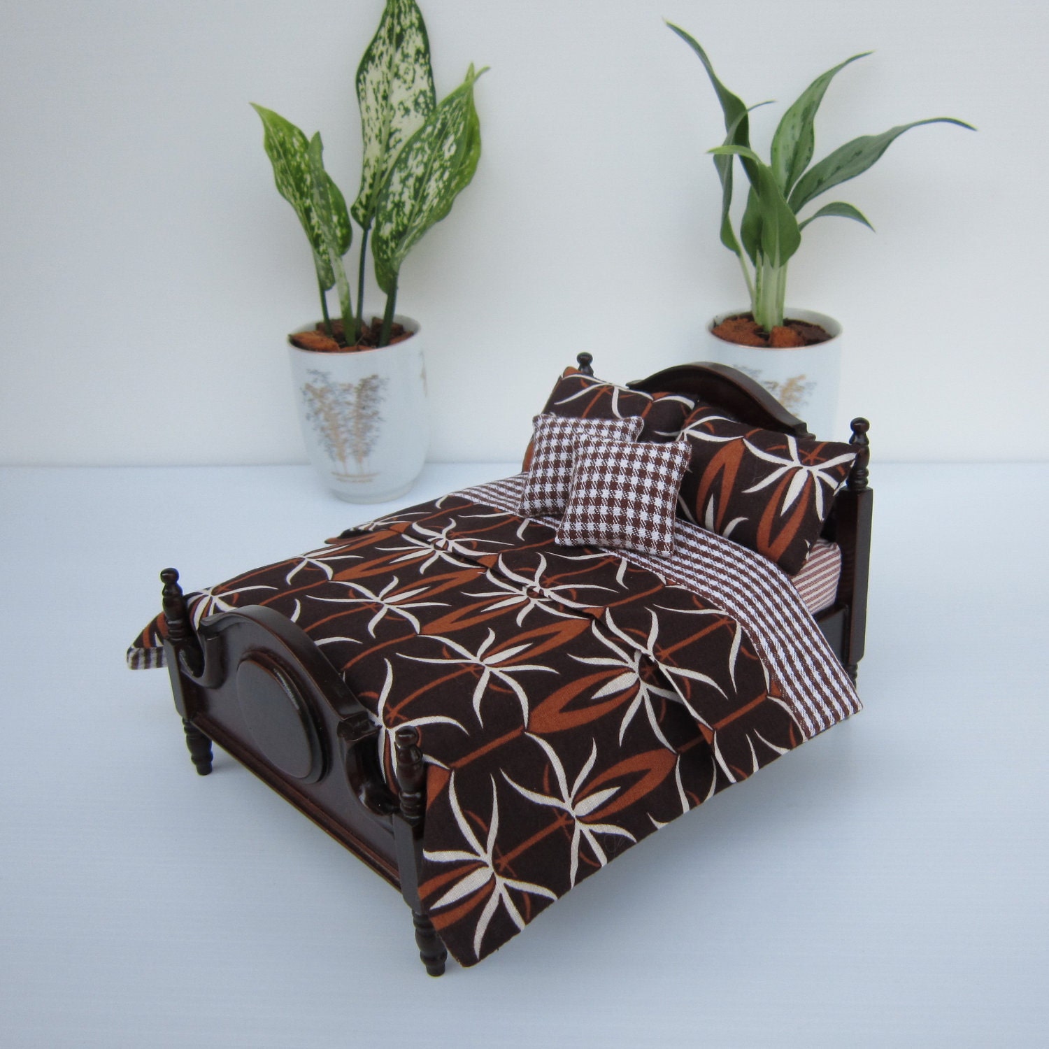 NEW 1:12 sclae Miniature Dollhouse Brown Modern Bedding set for double bed