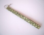 Keychain/Flower On Green/Around 14"