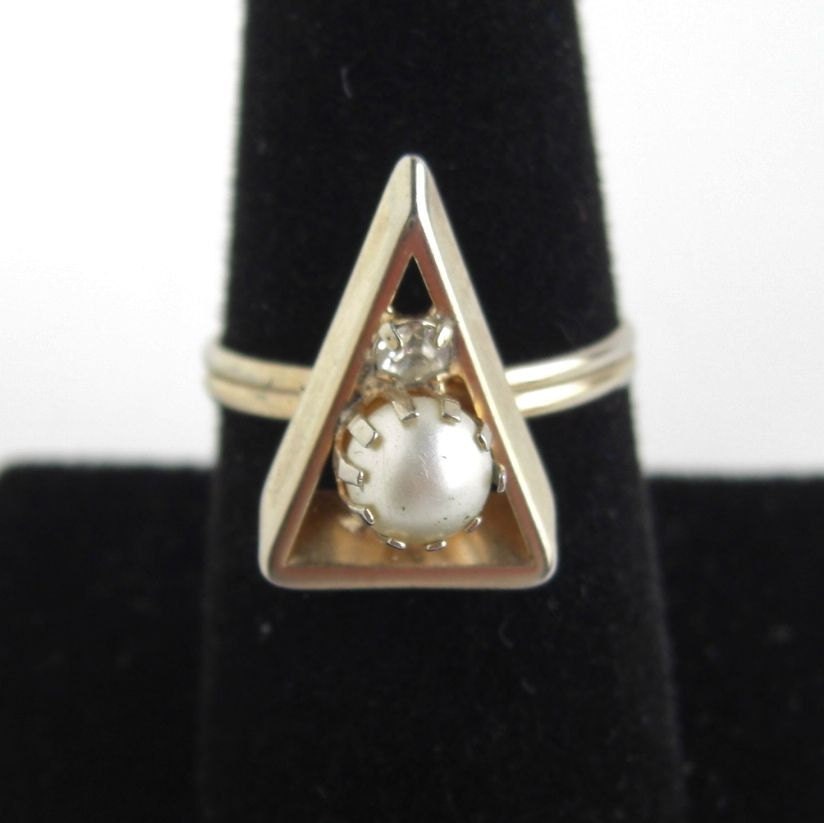 Vintage Pearl Ring - Adjustable Size