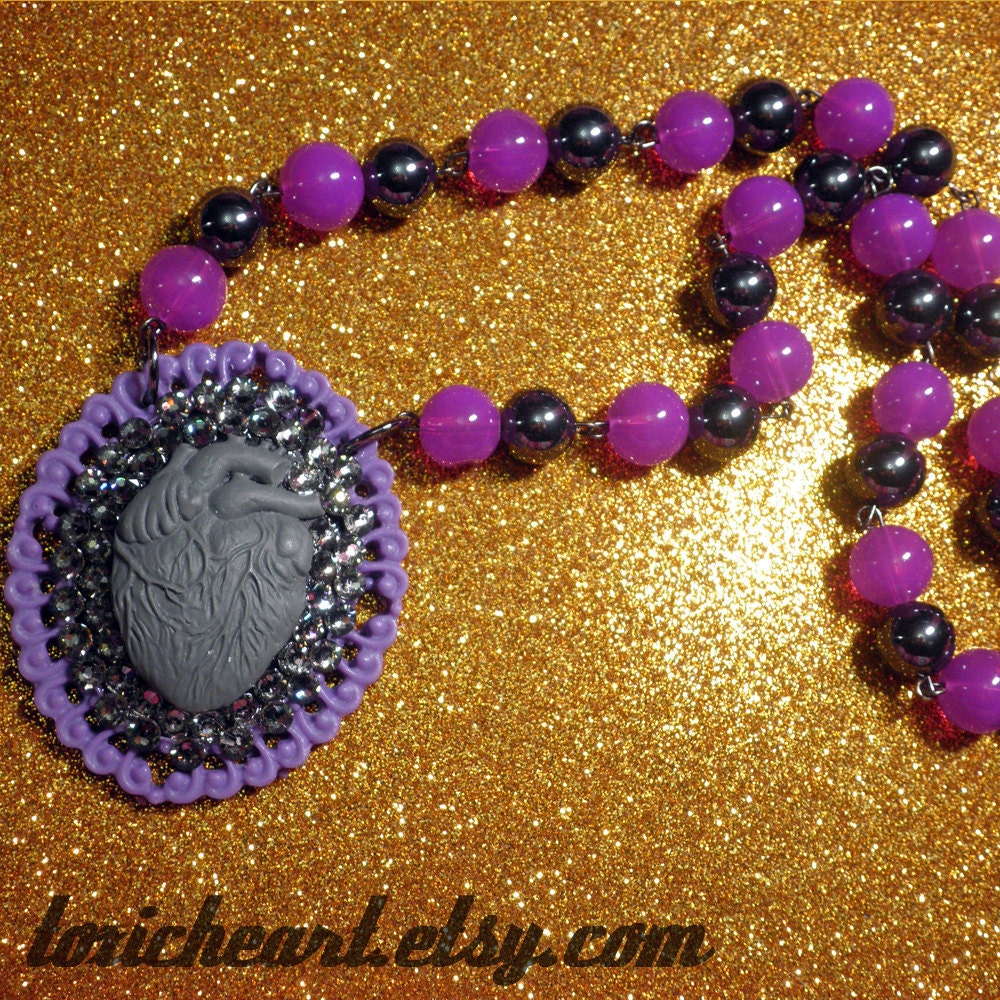 Cold Heart Rhinestone Cameo Necklace  n118