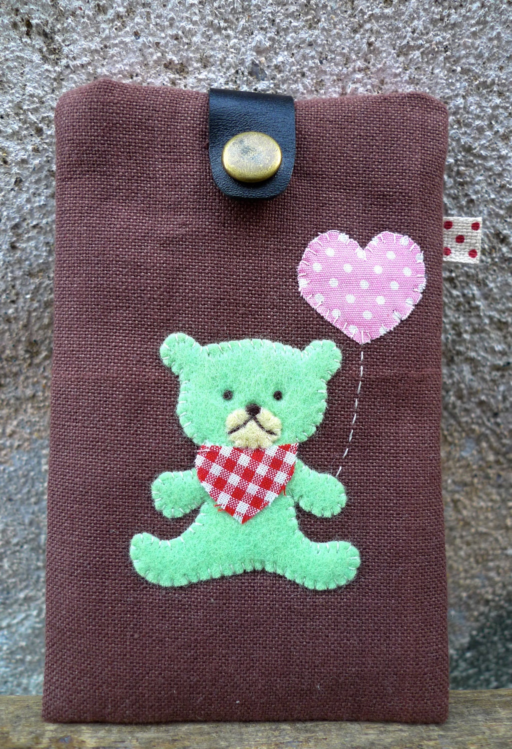 iPhone 4s, 4, 3g Padded Cute Sleeves - Cute bear with love balloon