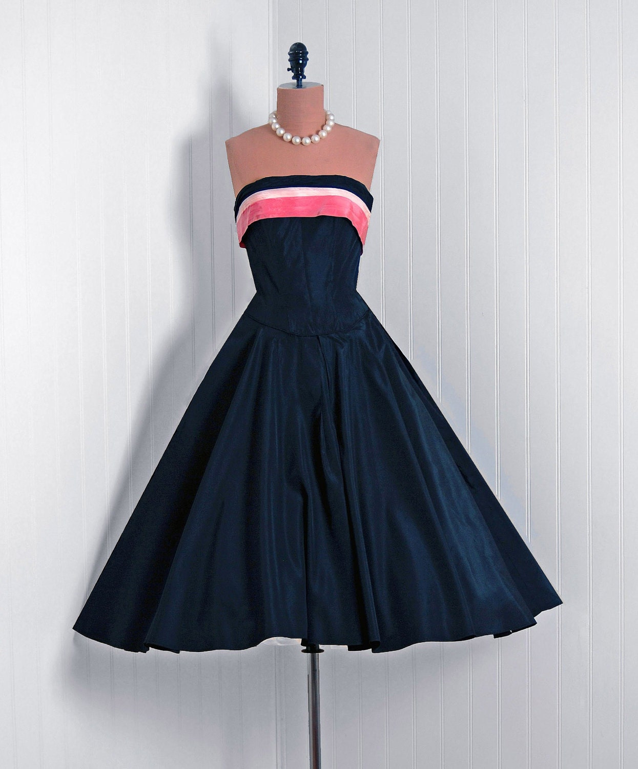 1950's Vintage Black & Pink Silk-Taffeta Couture Low-Cut Plunge Strapless Nipped-Waist Rockabilly Full Circle-Skirt Back-Sash Party Dress