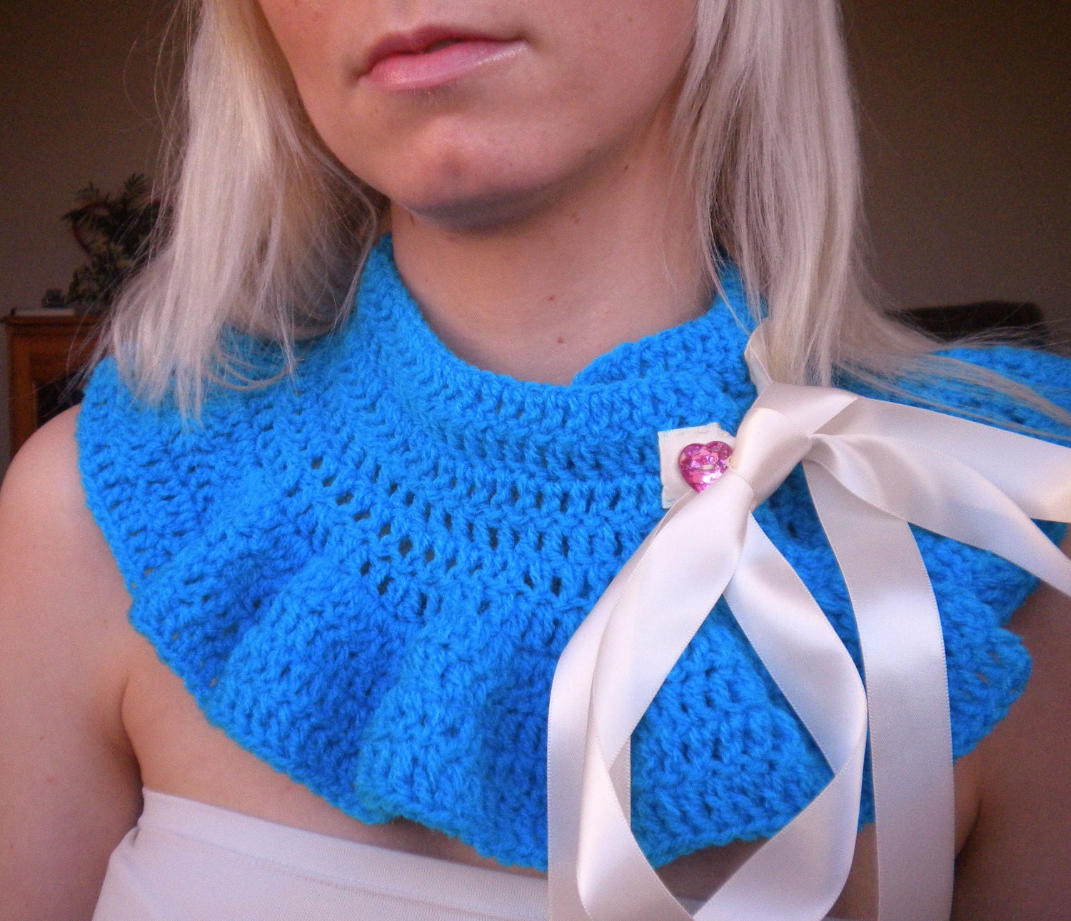 Collar-Crochet neck warmer in turquoise with ivory satin ribbon and pink heart button