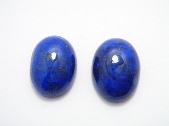 Big matching LAPIS LAZULI Pair ... Oval Cabs. HIGH Quality. very well polished