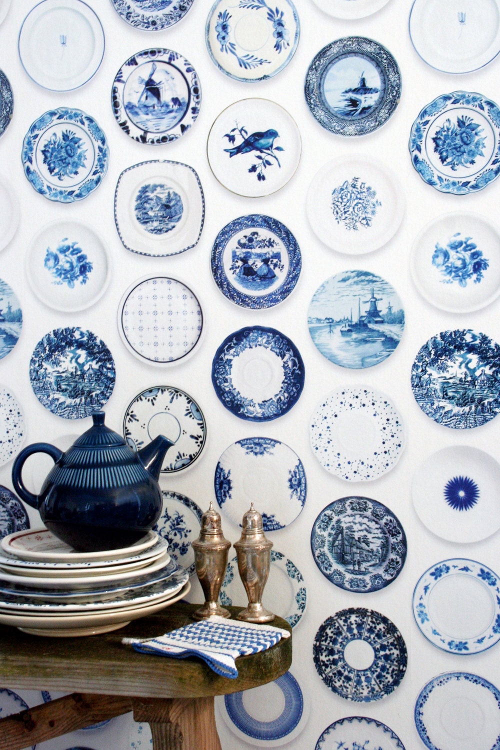 Porcelain Wallpaper Blue