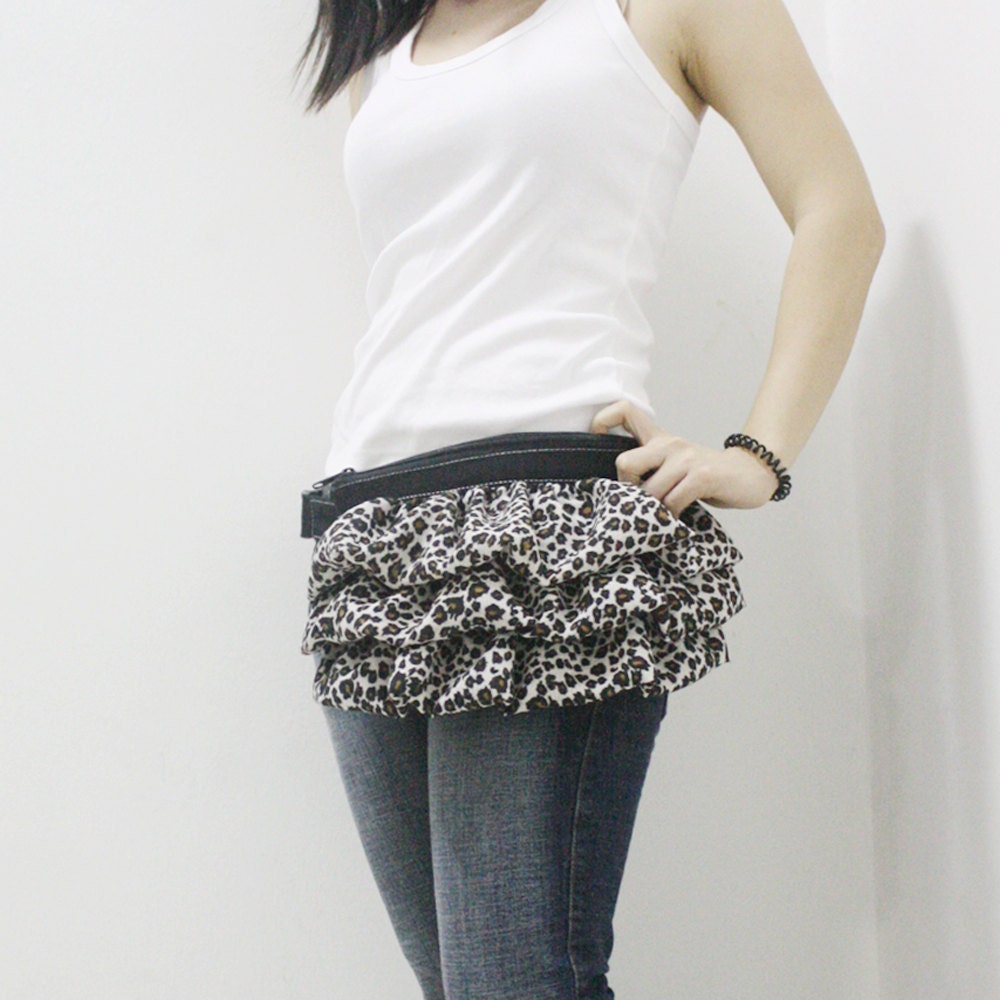 KINIES Gathered Waist Purse in Black with Leopard Printed Linen - Hip Bag