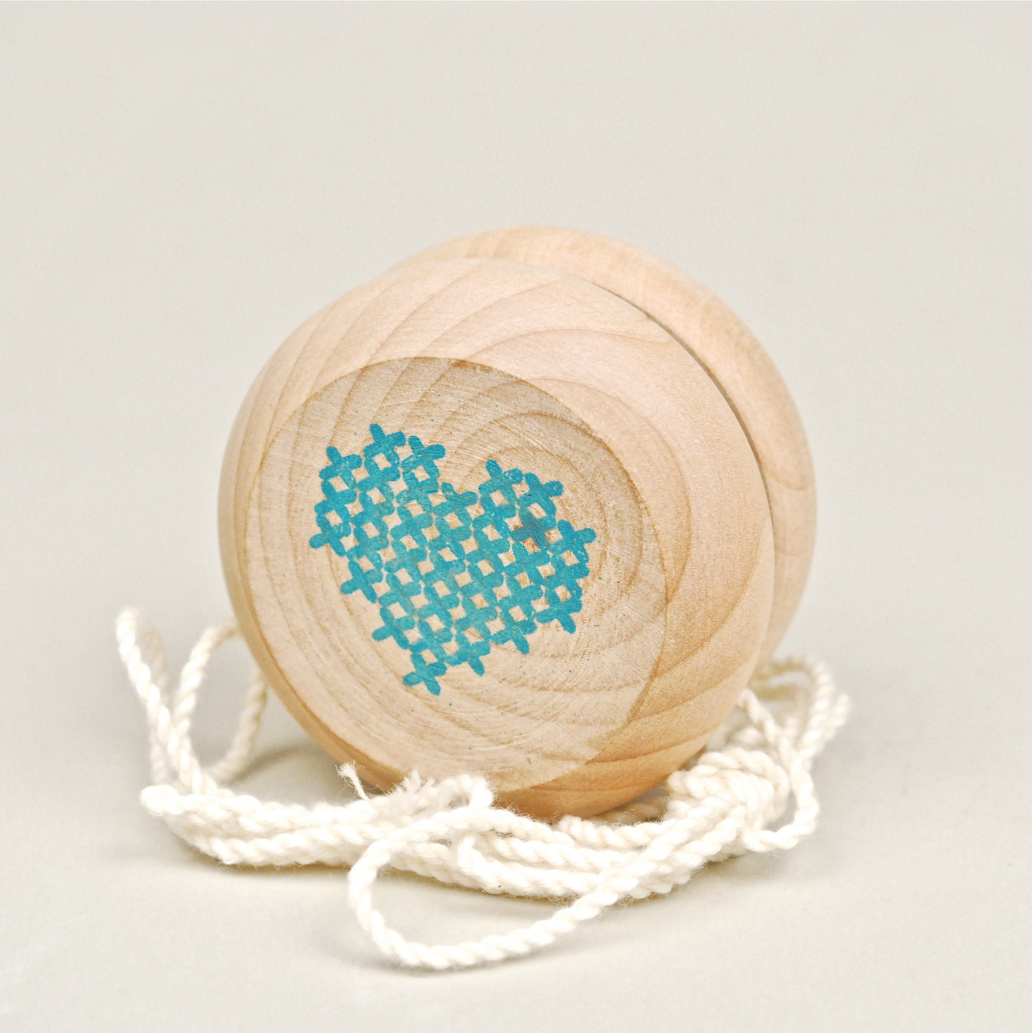 cross my heart yo-yo, pool blue
