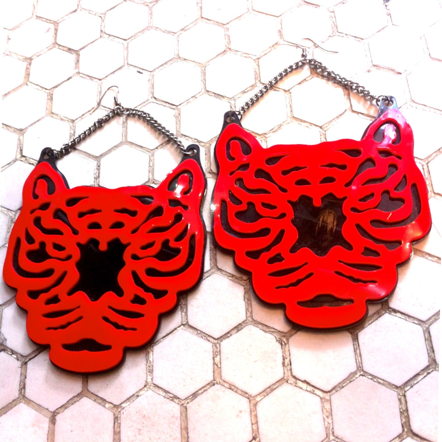 red wild animal kingdom lion tiger tammer fire dangerous huge plastic earring lazercut acrylic great detail with chains fishhook